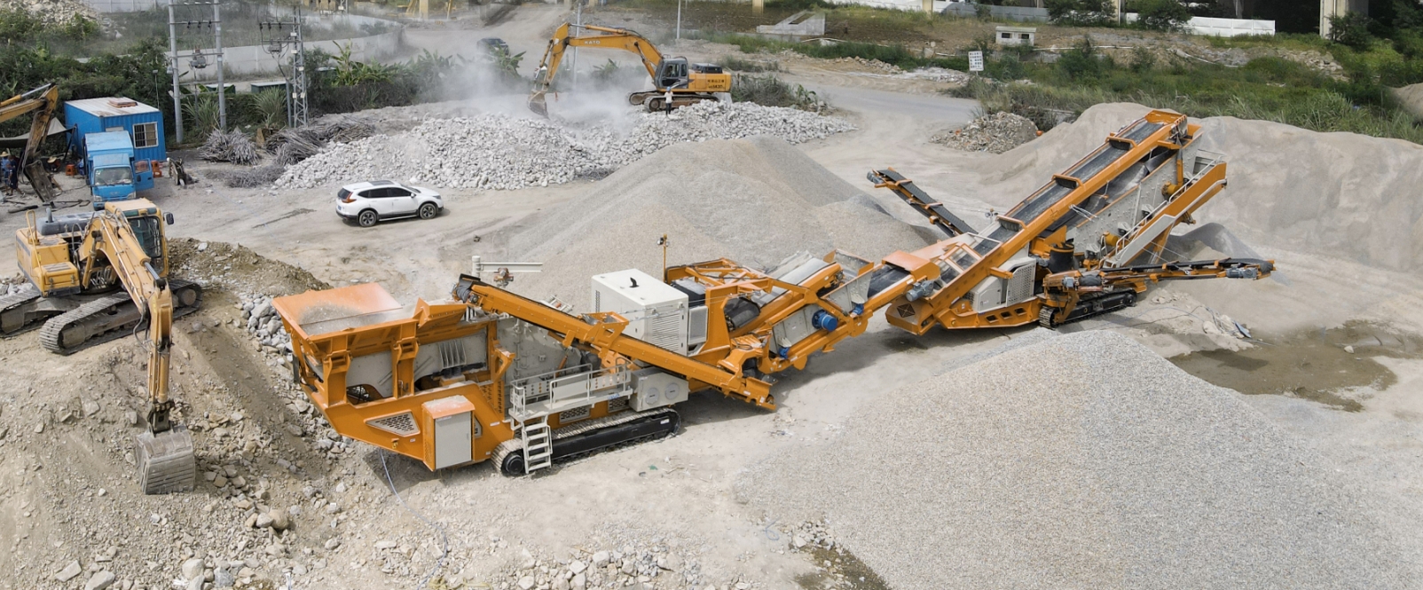 Mobile type crawler gravel crusher machine for sale Aimix