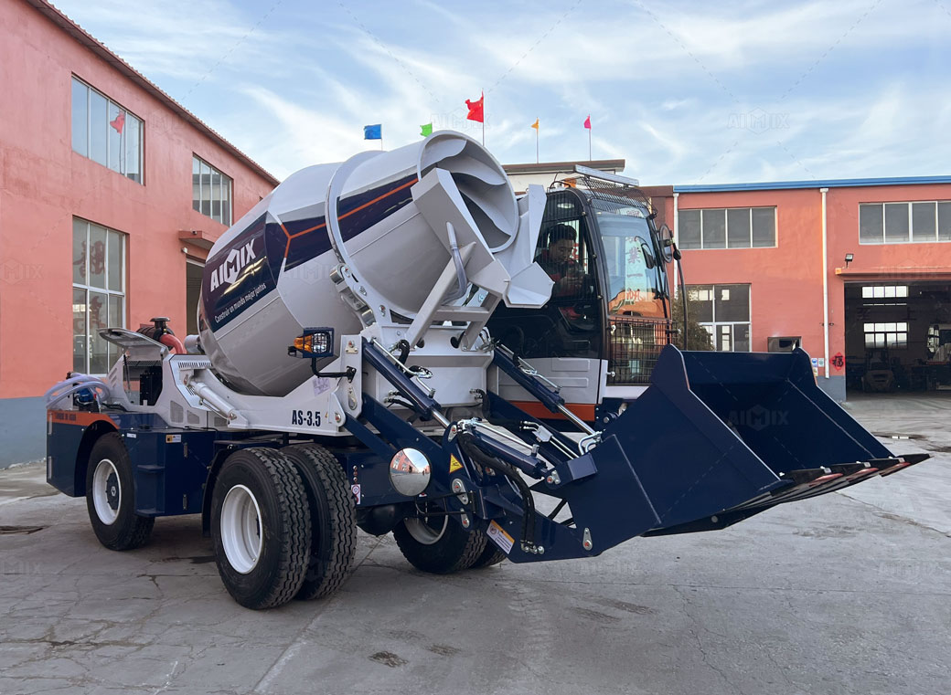Self Loading Mixer Used for Road Construction Projects