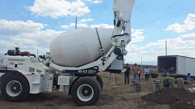 Self-loading concrete mixers ensure efficient road construction progress in Honduras